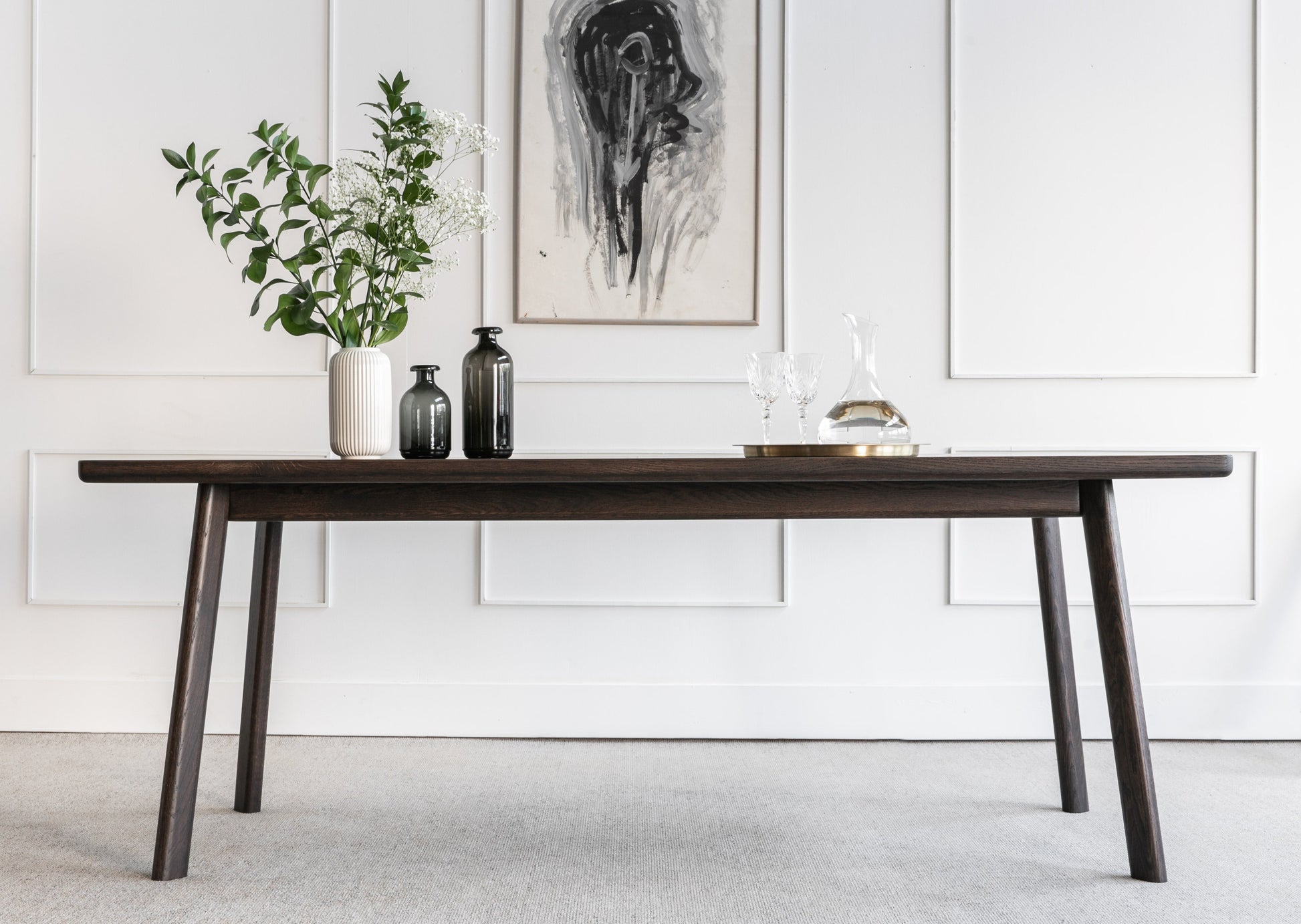 Spisebord Hamar skiller seg ut med sitt klassiske og minimalistiske design
